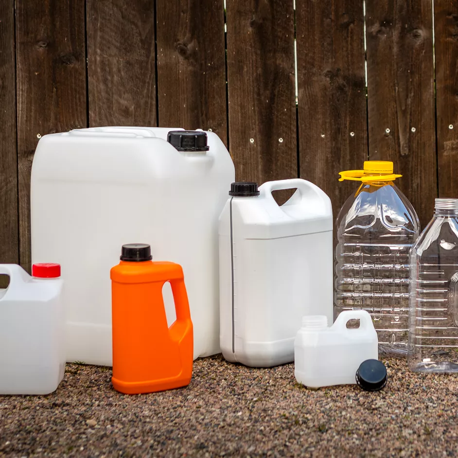 Plastdunkar i olika material som passar för såväl byggindustrin som livsmedel och kemi