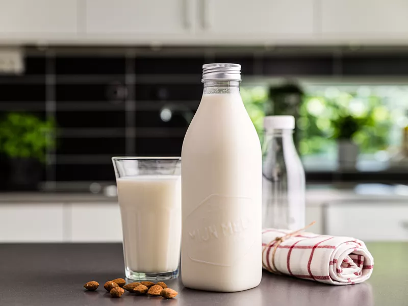 Mjölkflaska i PET till mejeriprodukter och andra typer av vätskor