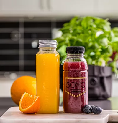 Smoothieflaska i PET som passar för både juicer, smooties och annan dryck