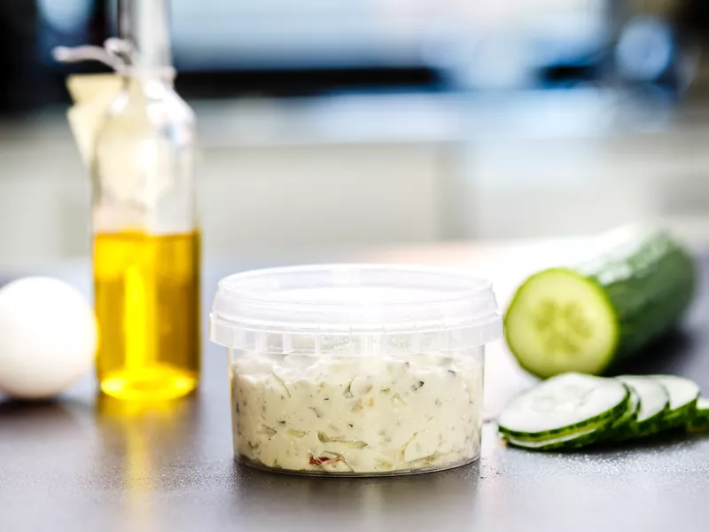 Salladsburkar i plast för sallader och röror