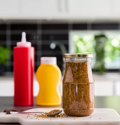 Plastburkar till senap, förpackningar perfekt till senap och såser